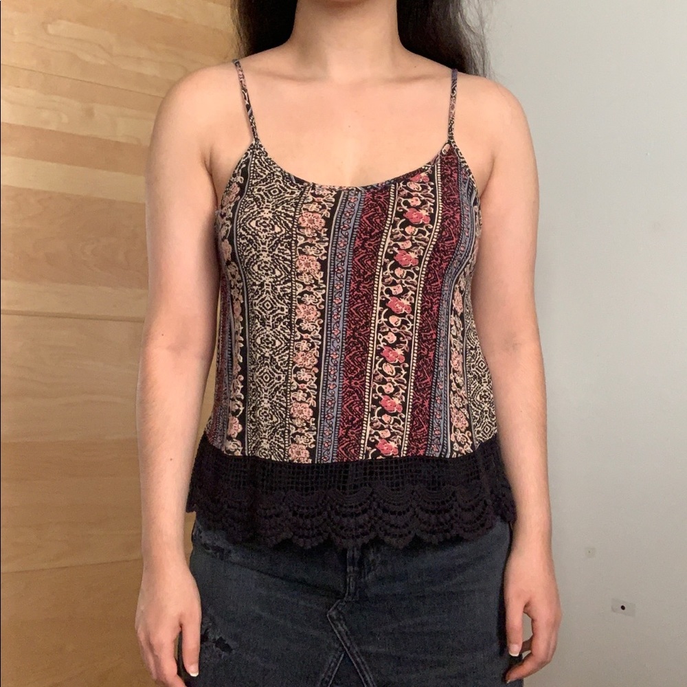 Floral Printed Lace Tank Top - Picture 7 of 12